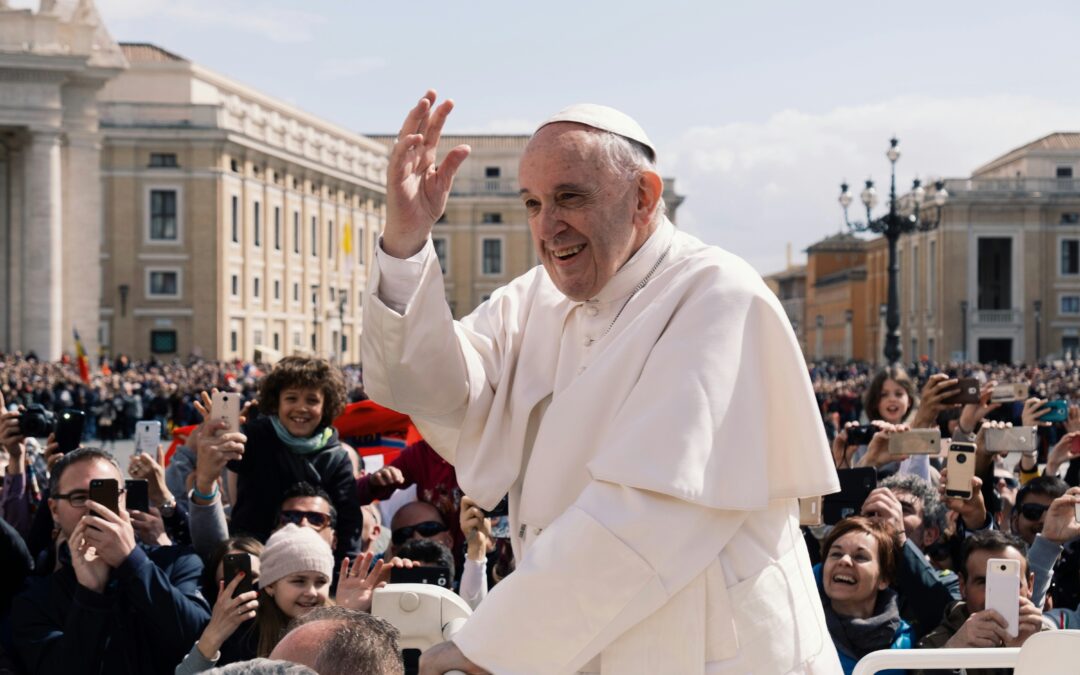 PAPA FRANCESCO: UN TRIBUTO ALLA SUA VISIONE DI PACE E FRATERNITÀ NEL MEDITERRANEO