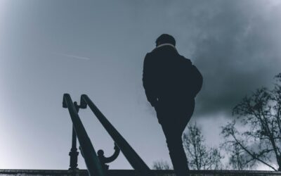 SCAPPA DALLA TUA TERRA E (FORSE) VIVRAI